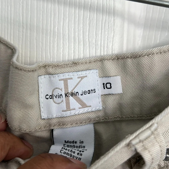 Calvin Klein boys khaki shorts - size 10 - Picture 5 of 8